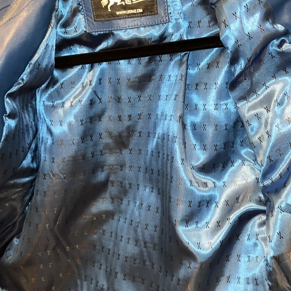 LE CRAZE Women's Genuine Lambskin Leather Slim Fit Biker Motorcycle Jacket - Picture 4 of 4